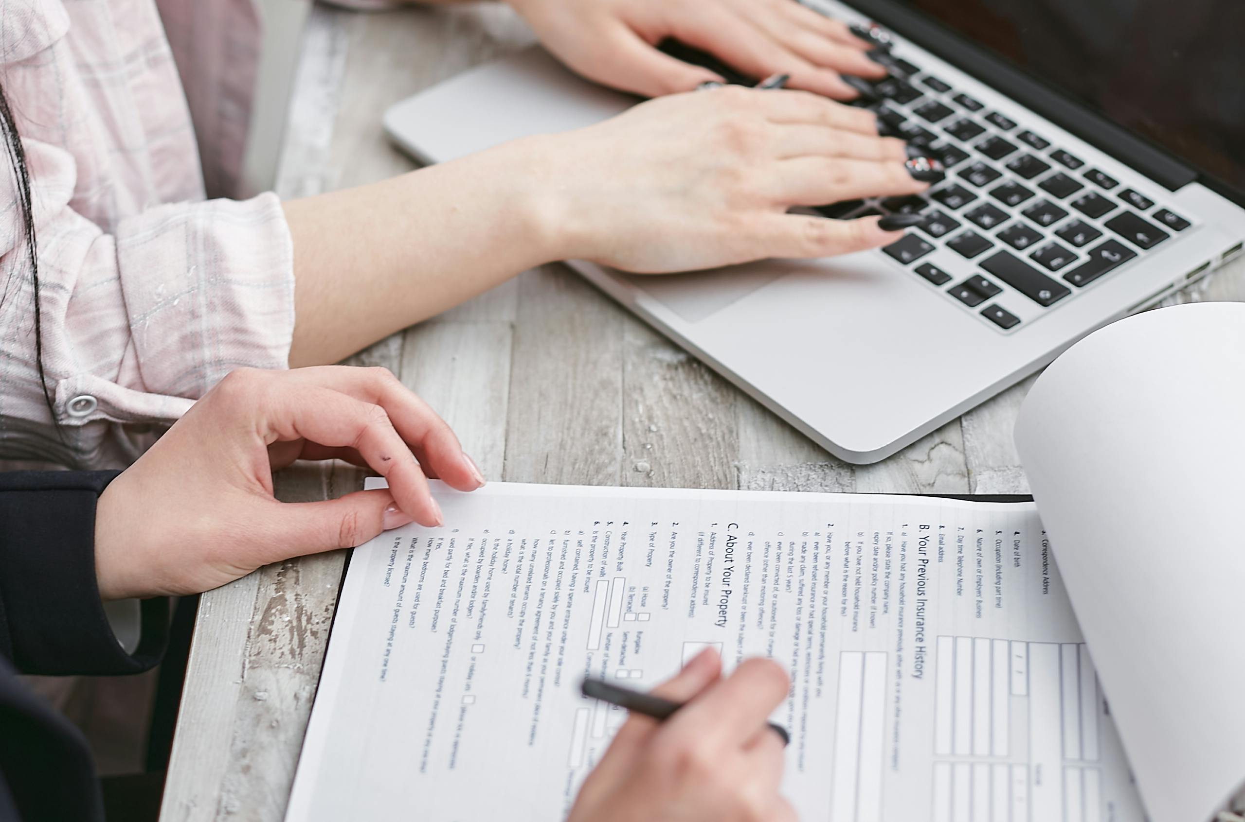a-person-typing-on-laptop https://www.pexels.com/photo/a-person-typing-on-laptop-7731373/