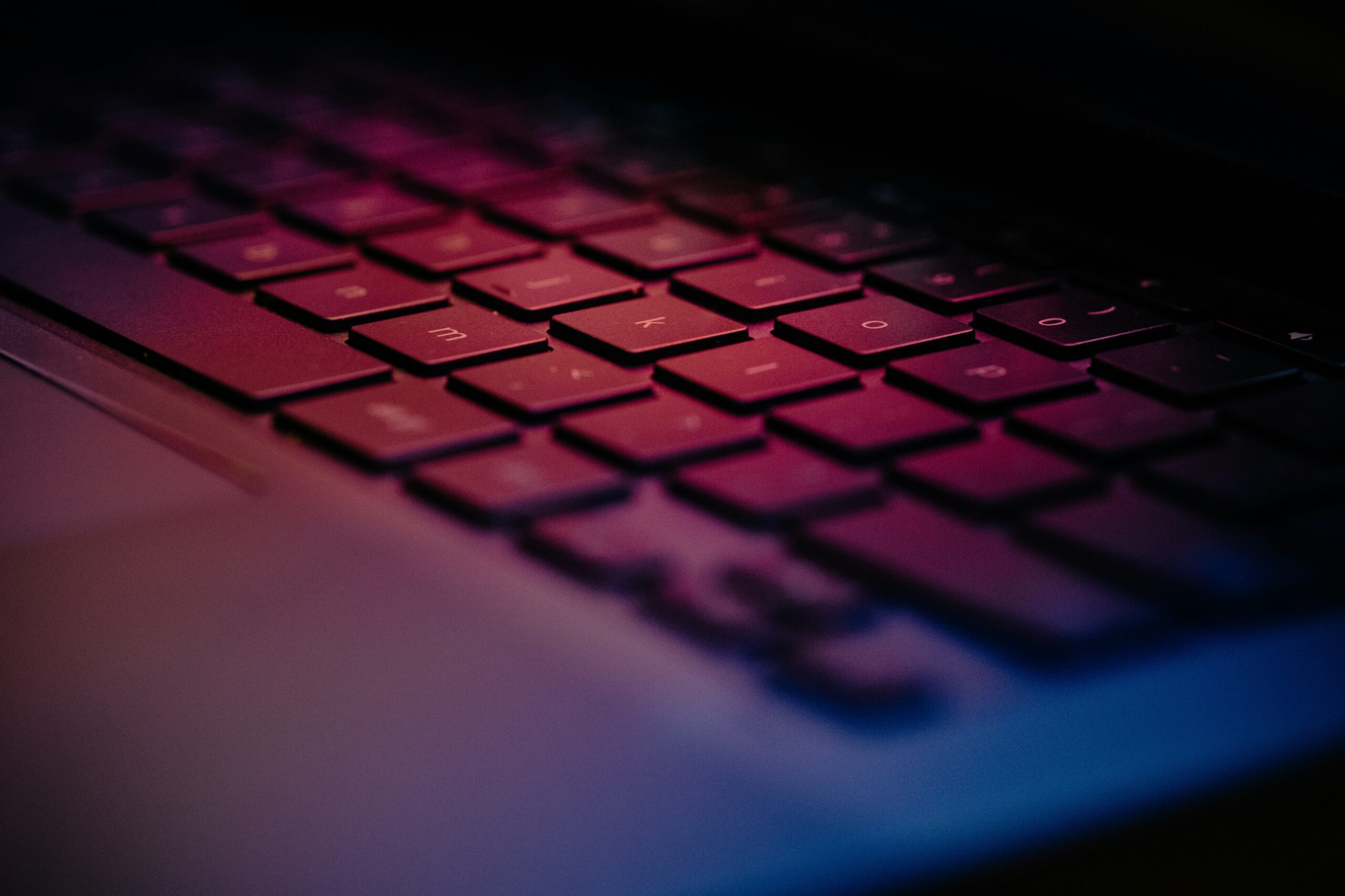 a-close-up-of-a-keyboard-with-a-blurry-background https://unsplash.com/photos/a-close-up-of-a-keyboard-with-a-blurry-background-svhi9yym29o